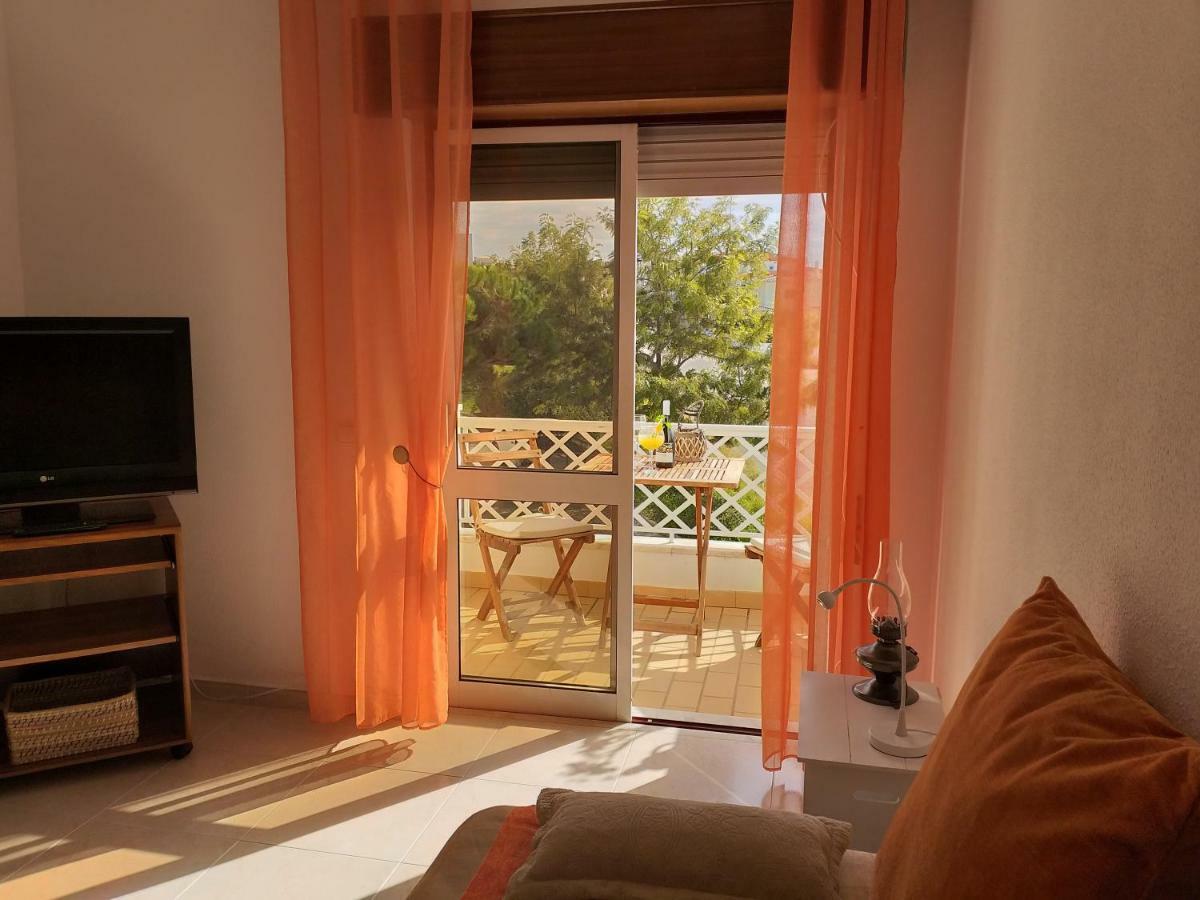 Pretty Sunny Guest Apartment Lagos Exterior photo