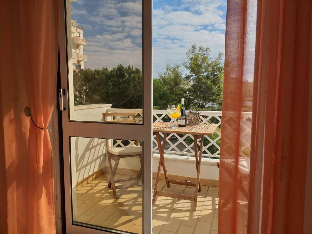 Pretty Sunny Guest Apartment Lagos Exterior photo